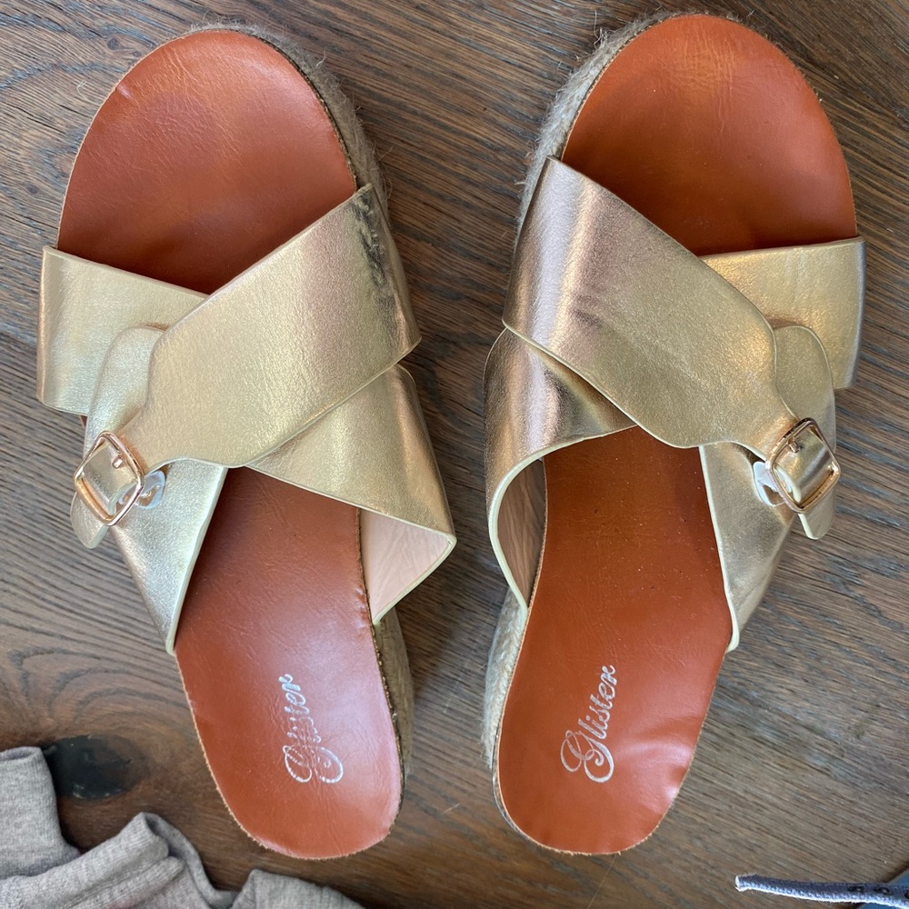 Platform sandals